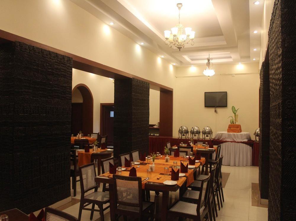 Chanakya Bnr Hotel Ráncsí Kültér fotó