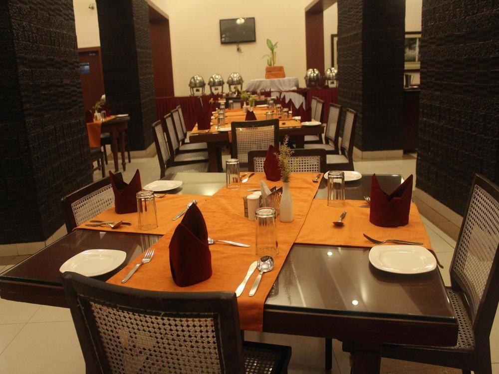 Chanakya Bnr Hotel Ráncsí Kültér fotó