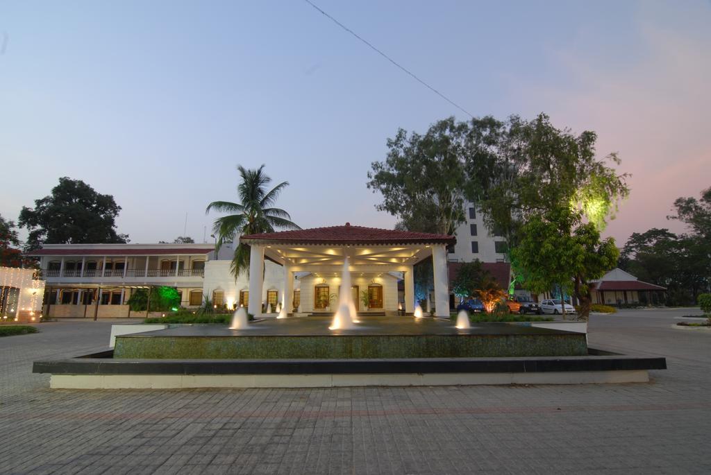 Chanakya Bnr Hotel Ráncsí Kültér fotó