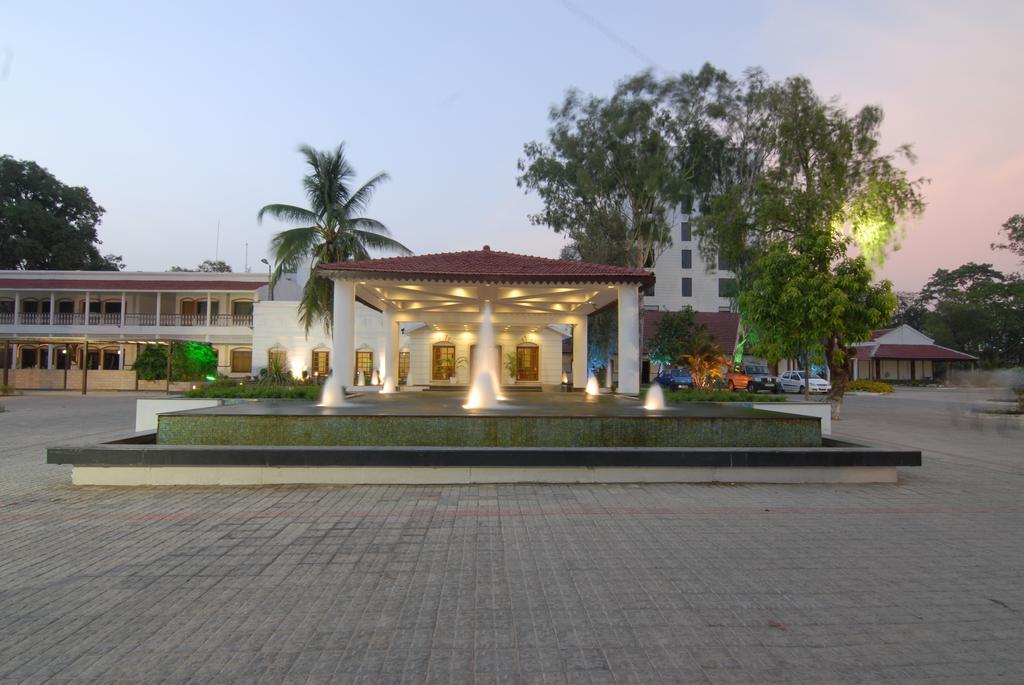 Chanakya Bnr Hotel Ráncsí Kültér fotó