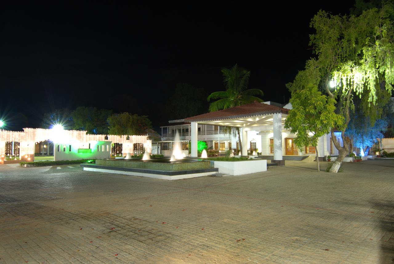 Chanakya Bnr Hotel Ráncsí Kültér fotó