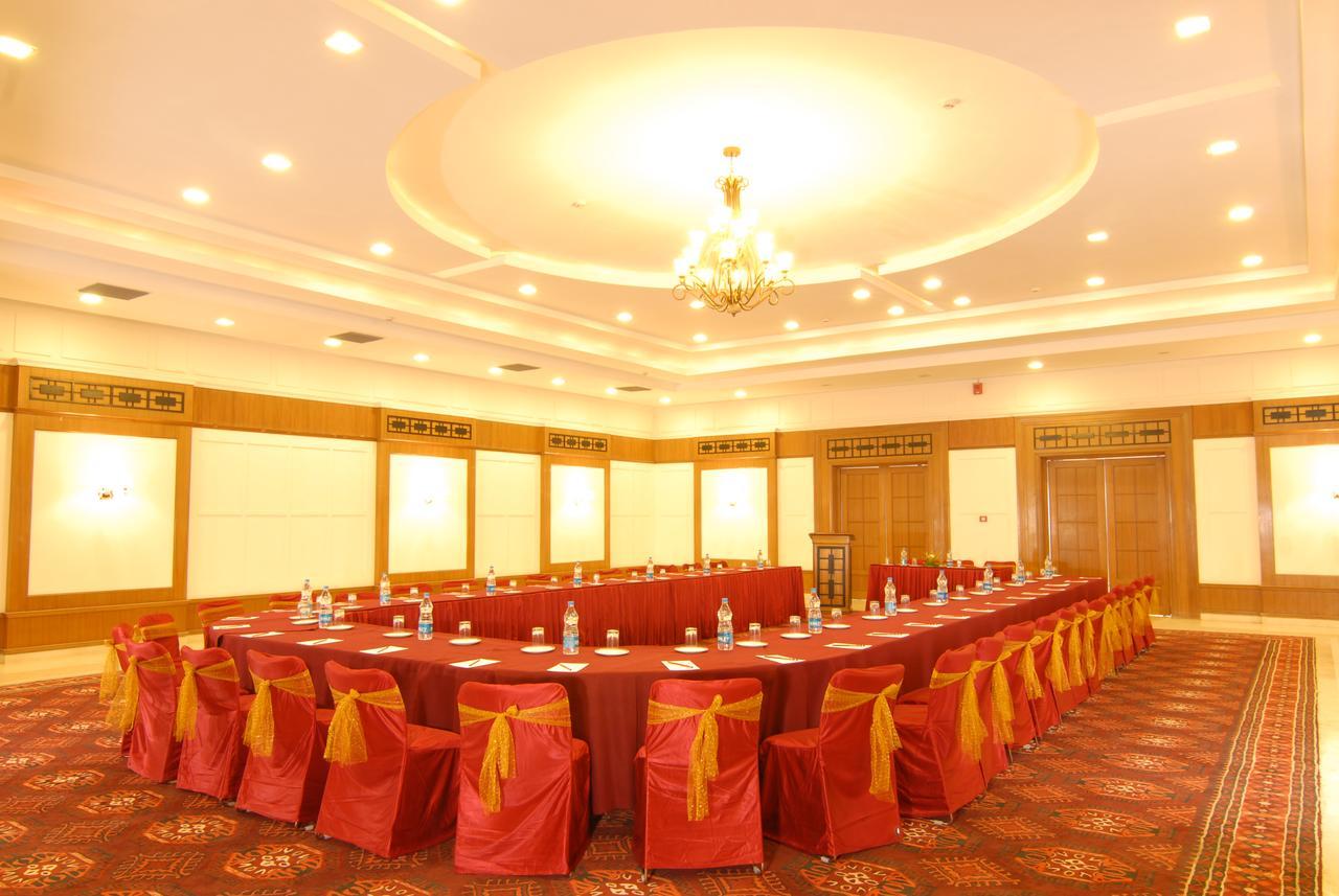 Chanakya Bnr Hotel Ráncsí Kültér fotó
